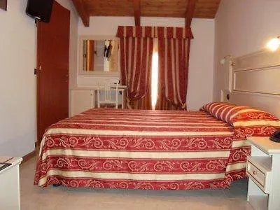 Hotel Oasi 4*